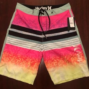 HURLEY BOARDSHORTS